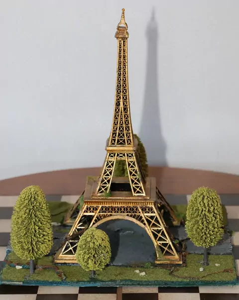 Tour Eiffel dystopique — Diorama