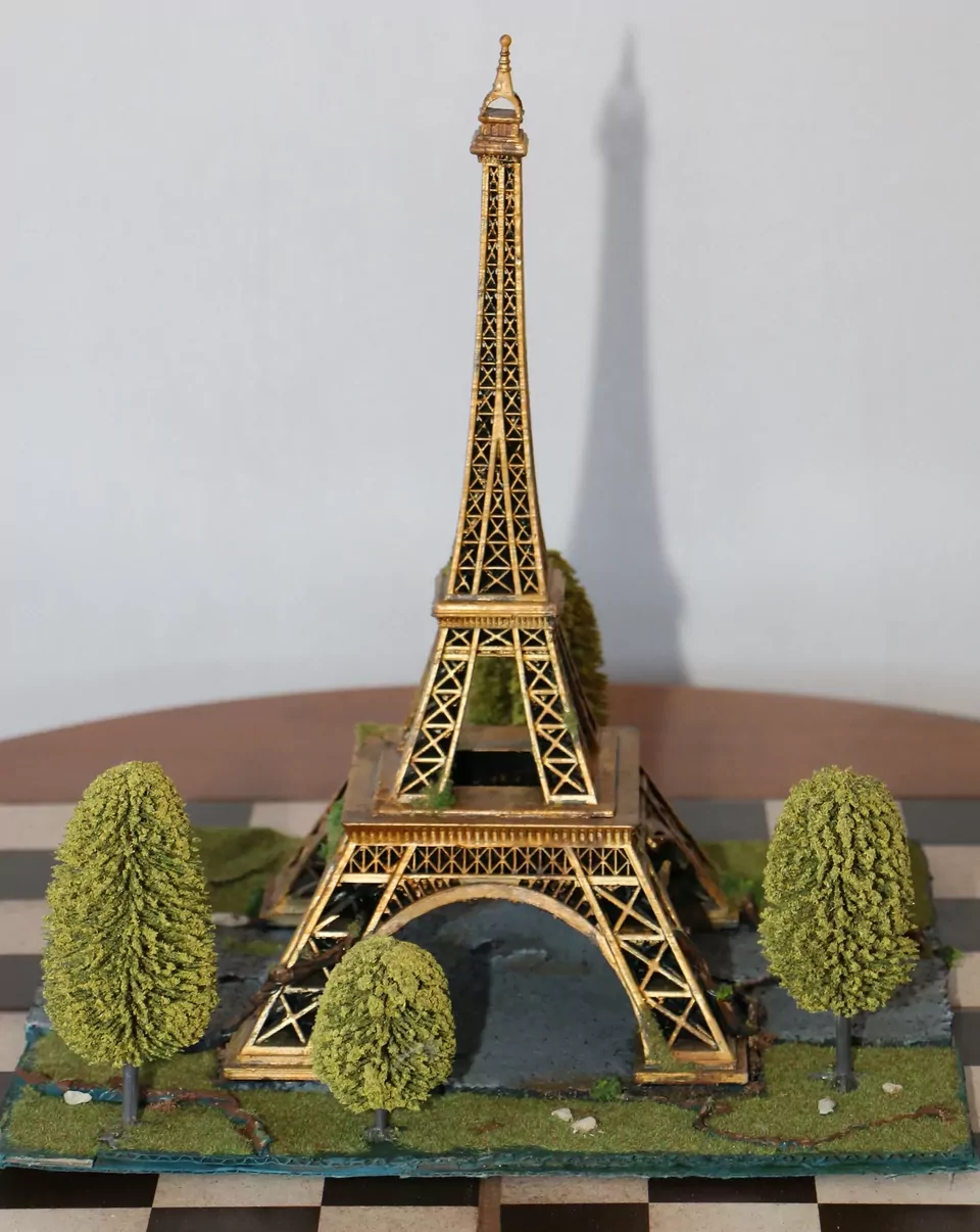Apocalypse Paris — Diorama