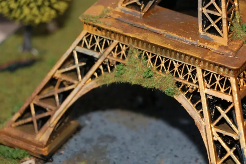 Tour Eiffel dystopique — détail 3